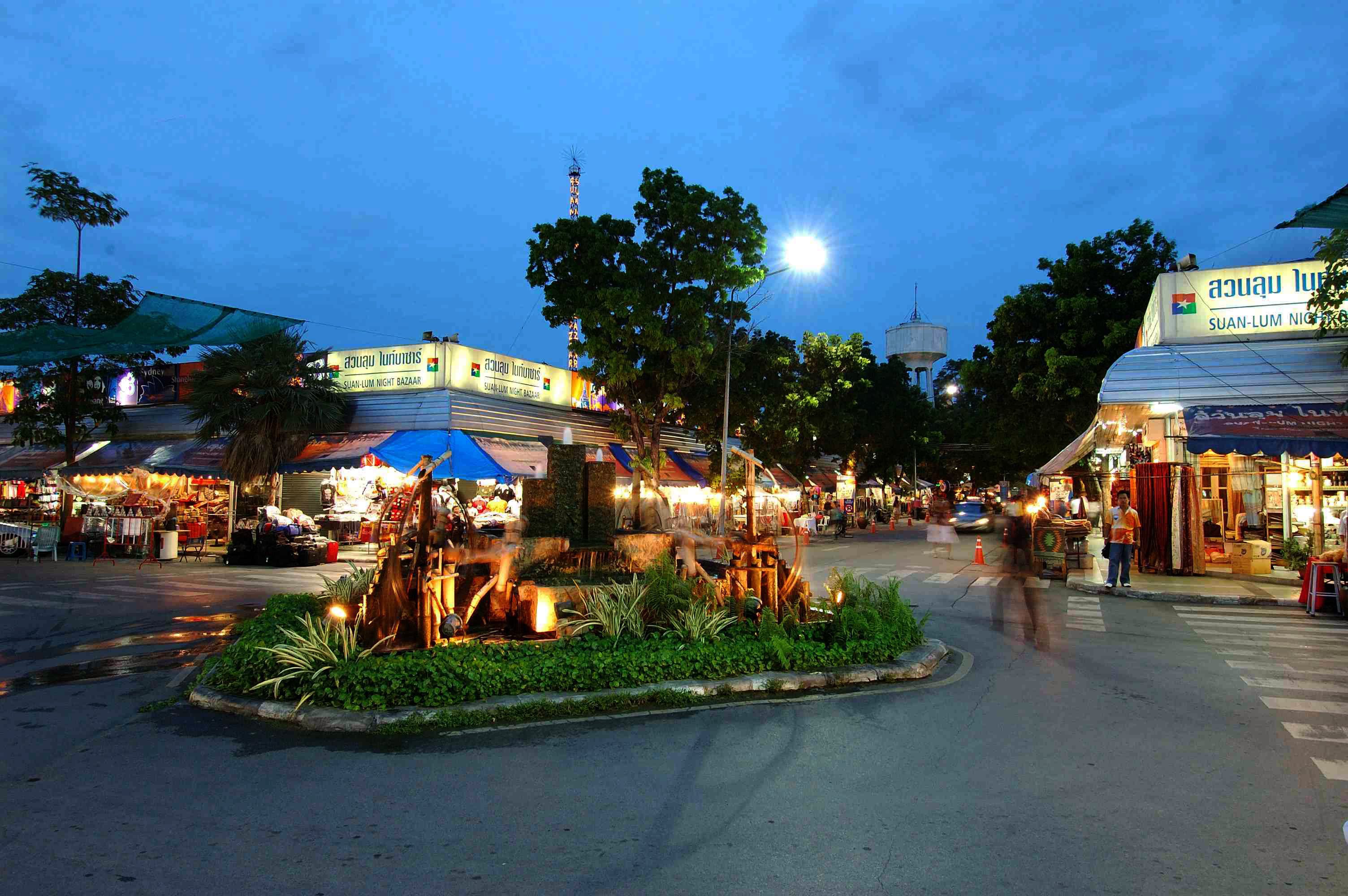 Ночной рынок Suan Lum Night Bazaar, Бангкок